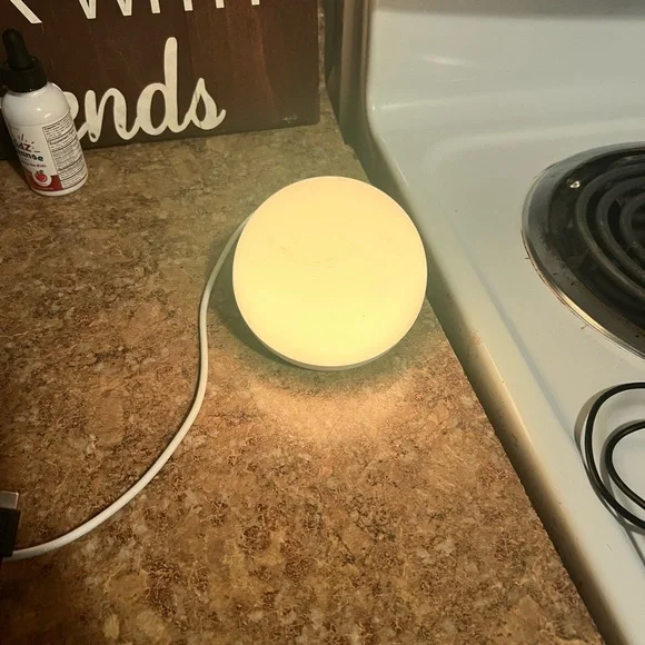 Amazon Echo Glow Colorful Smart Light - Picture 3 of 6